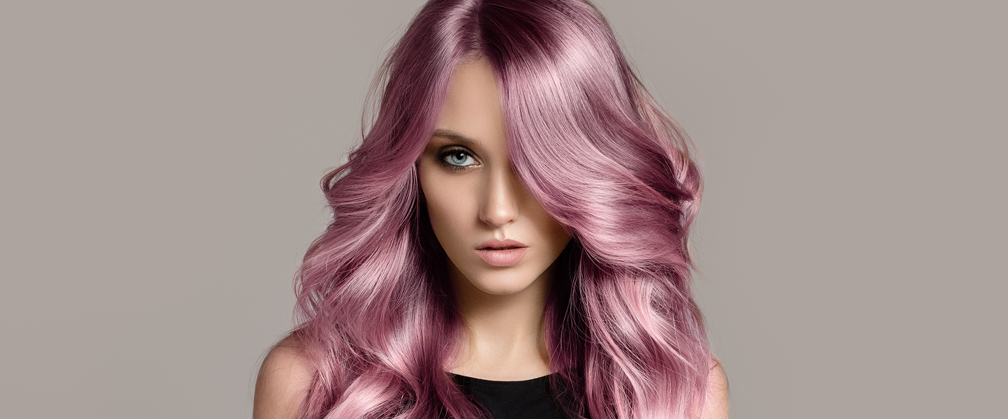 Цветные волосы на каждый день: как выглядеть ярко и уместно